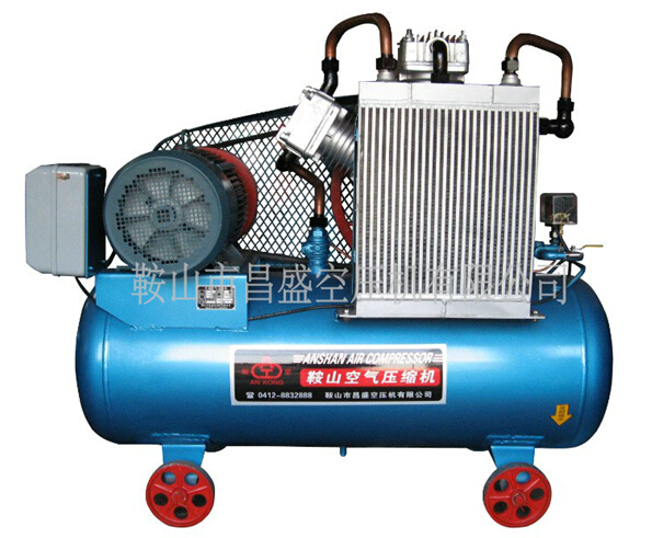 無油空氣壓縮機(jī)使用時(shí)應(yīng)注意。